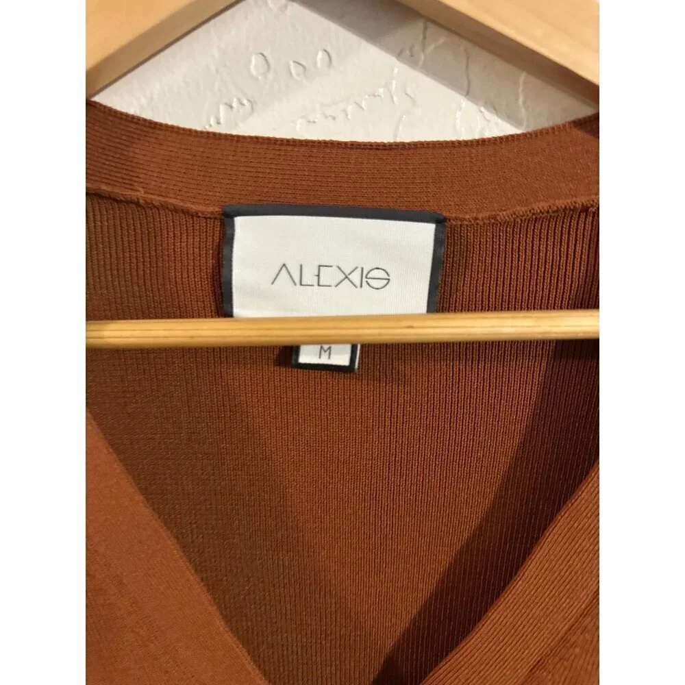 Y Alexis Burnt Orange V Neck Four Button Cropped Ribbed Petal Cardigan - Picture 6 of 11
